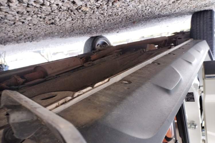 Used BAIC Senova X35 2016 1.5L Automatic Luxury Edition Right Side Sill