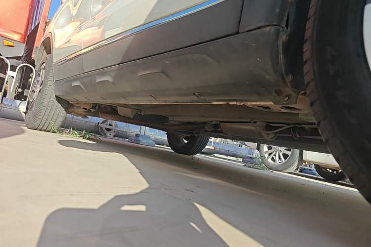 Used BAIC Senova X35 2016 1.5L Automatic Luxury Edition Right Side Sill