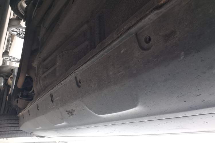 Used BAIC Senova X35 2016 1.5L Manual Elite Edition Right Side Sill