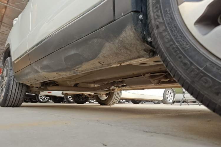 Used BAIC Senova X35 2016 1.5L Automatic Luxury Edition Right Side Sill