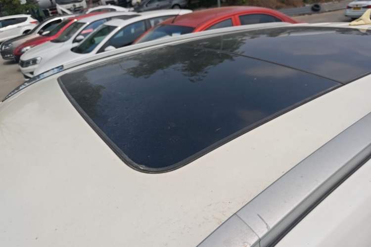 Used BAIC Senova X35 2016 1.5L Automatic Luxury Edition Roof