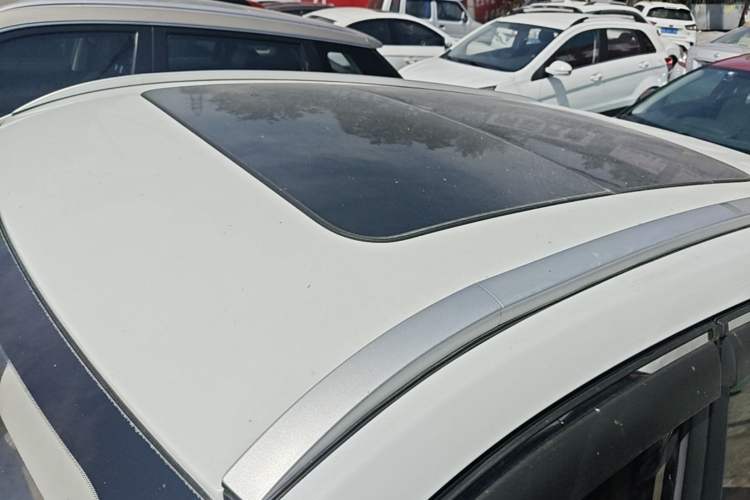 Used BAIC Senova X35 2016 1.5L Automatic Luxury Edition Roof
