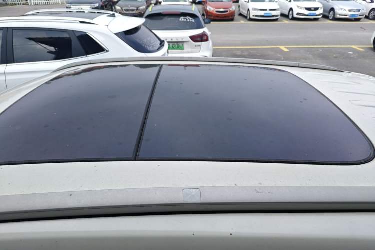 Used BAIC Senova X35 2016 1.5L Manual Luxury Edition Roof