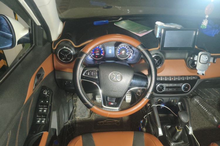 Used BAIC Senova X35 2016 1.5L Manual Luxury Edition Steering Wheel