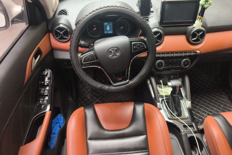 Used BAIC Senova X35 2016 1.5L Automatic Luxury Edition Steering Wheel