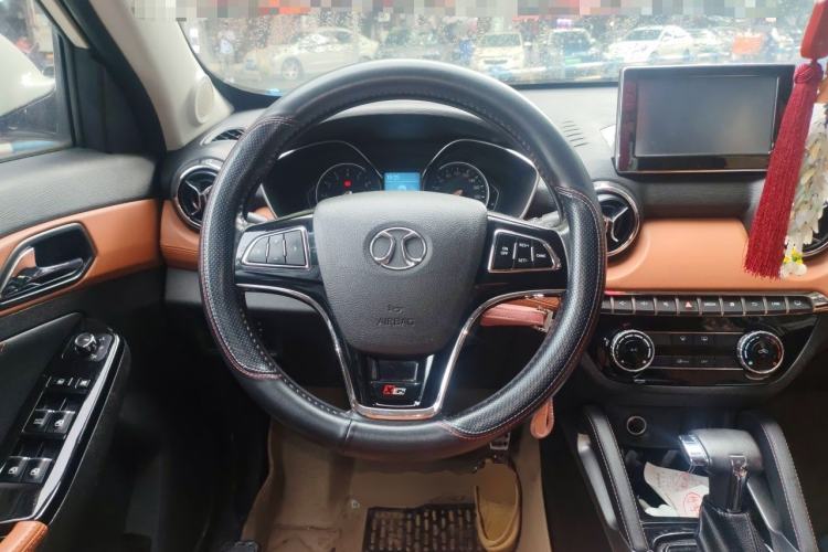 Used BAIC Senova X35 2016 1.5L Automatic Luxury Edition Steering Wheel