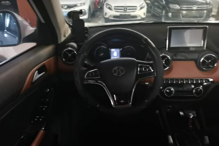 Used BAIC Senova X35 2016 1.5L Automatic Luxury Edition Steering Wheel
