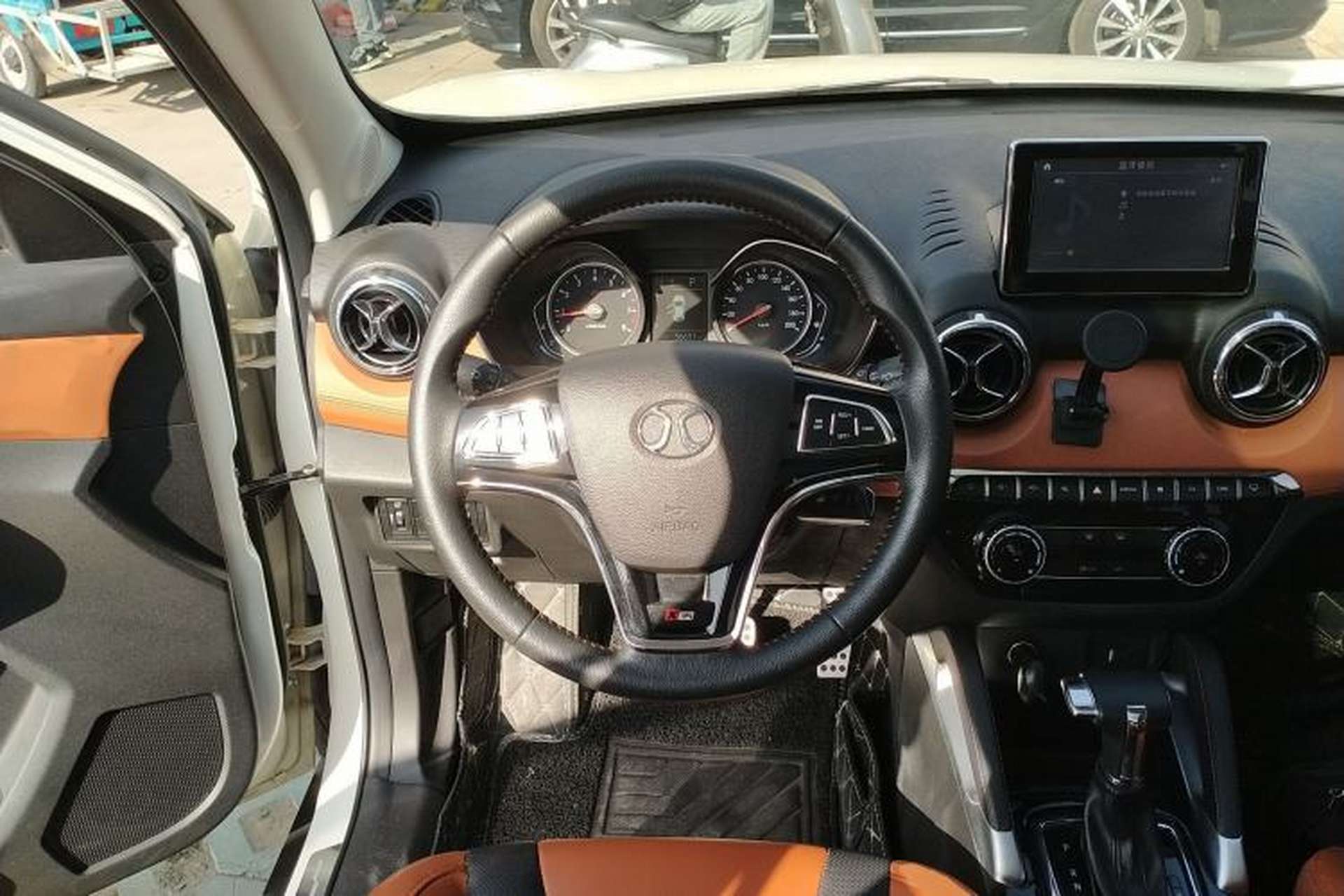 Used BAIC Senova X35 2016 1.5L Automatic Luxury Edition Steering Wheel