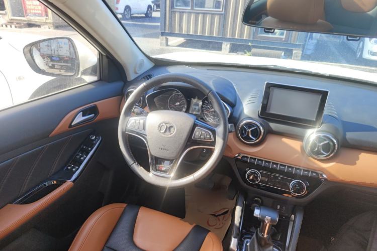 Used BAIC Senova X35 2016 1.5L Automatic Luxury Edition Steering Wheel