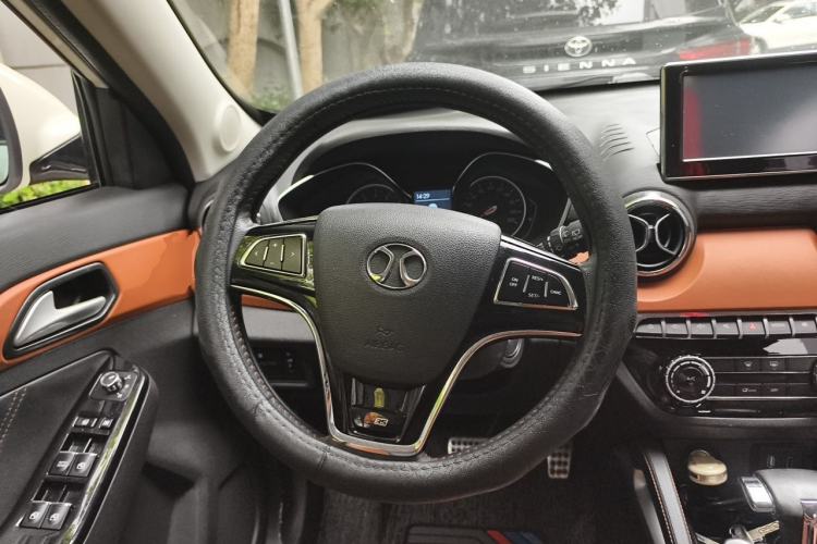 Used BAIC Senova X35 2016 1.5L Automatic Prestige Edition Steering Wheel