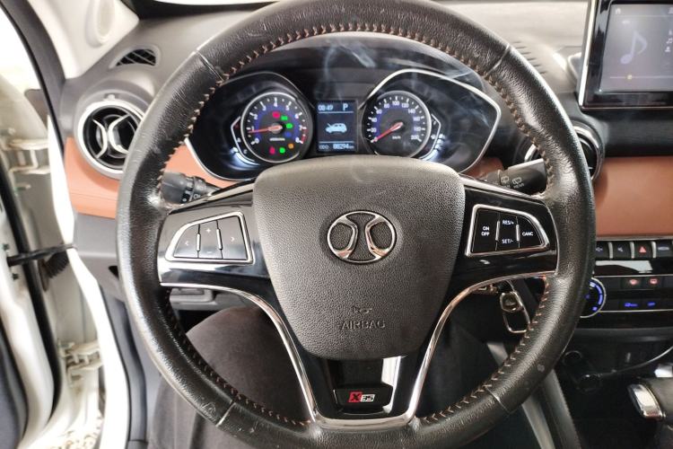 Used BAIC Senova X35 2016 1.5L Automatic Luxury Edition Steering Wheel