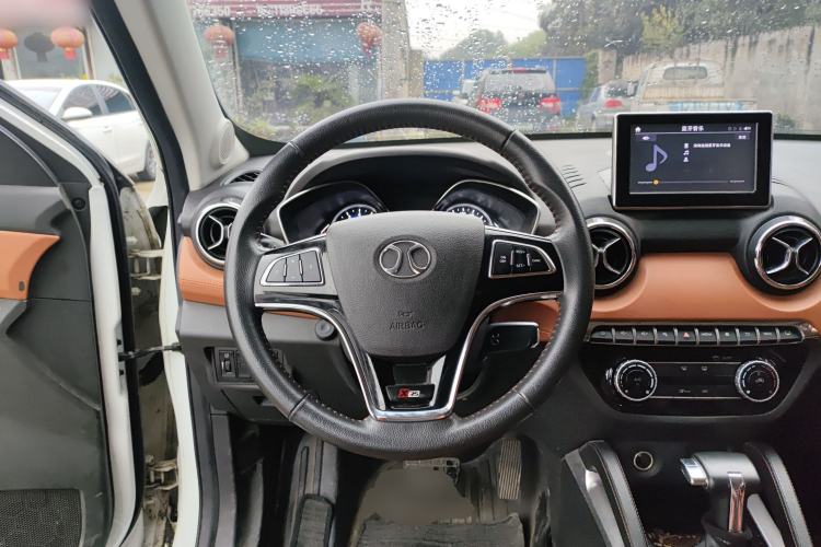 Used BAIC Senova X35 2016 1.5L Automatic Luxury Edition Steering Wheel