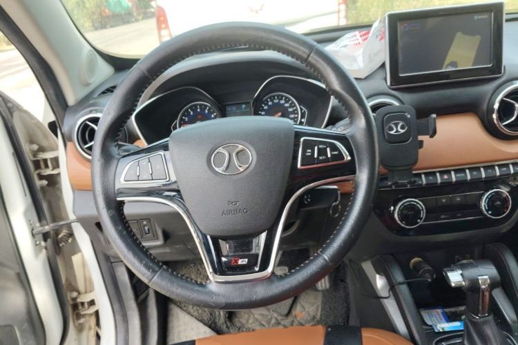 Used BAIC Senova X35 2016 1.5L Automatic Luxury Edition Steering Wheel