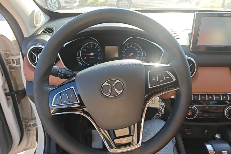 Used BAIC Senova X35 2016 1.5L Automatic Luxury Edition Steering Wheel