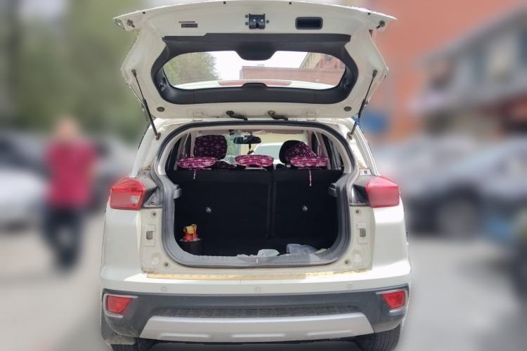 Used BAIC Senova X35 2016 1.5L manual Fashion Edition Trunk