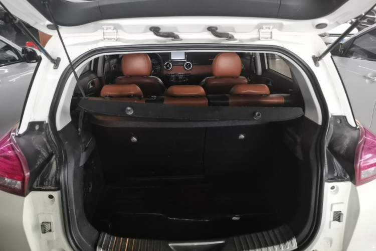 Used BAIC Senova X35 2016 1.5L Automatic Luxury Edition Trunk