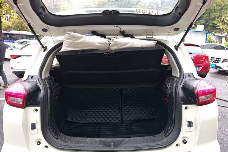 Used BAIC Senova X35 2016 1.5L Automatic Luxury Edition Trunk