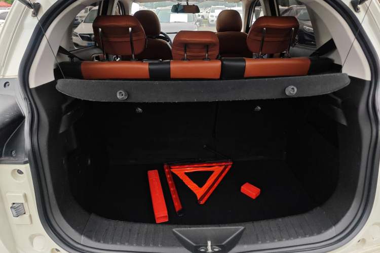 Used BAIC Senova X35 2016 1.5L Automatic Luxury Edition Trunk