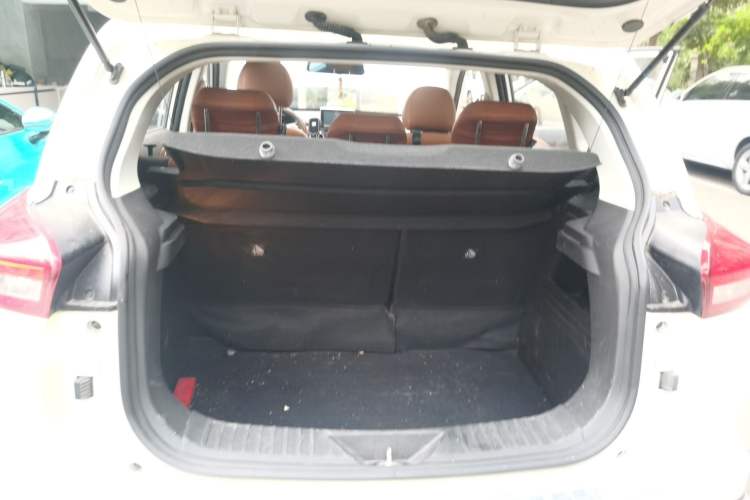 Used BAIC Senova X35 2016 1.5L Automatic Prestige Edition Trunk