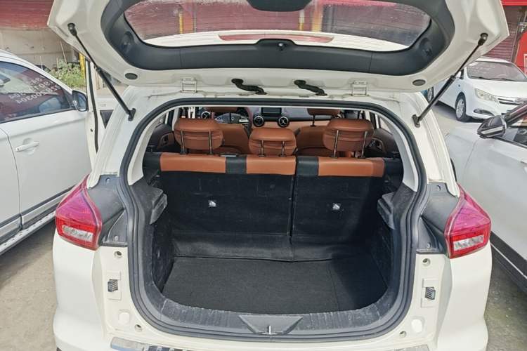 Used BAIC Senova X35 2016 1.5L Automatic Luxury Edition Trunk