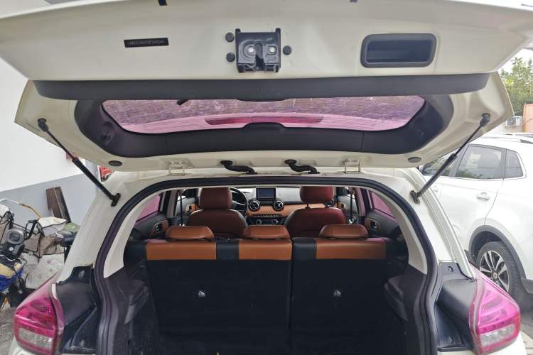 Used BAIC Senova X35 2016 1.5L Manual Luxury Edition Trunk