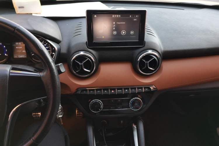 Used BAIC Senova X35 2016 1.5L Manual Luxury Edition Audio And AC Panel