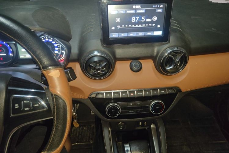 Used BAIC Senova X35 2016 1.5L Automatic Luxury Edition Audio And AC Panel