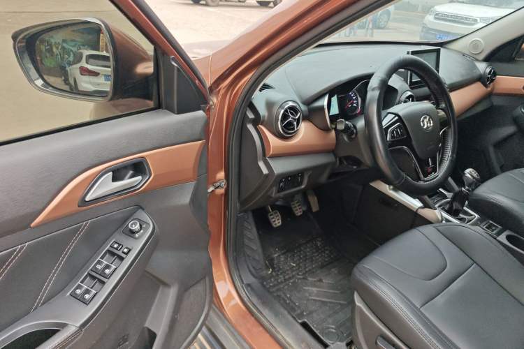 Used BAIC Senova X35 2016 1.5L Manual Elite Edition Driver Seat