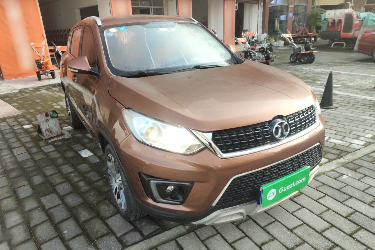 Used BAIC Senova X35 2016 1.5L Manual Luxury Edition Front Right 45 Deg