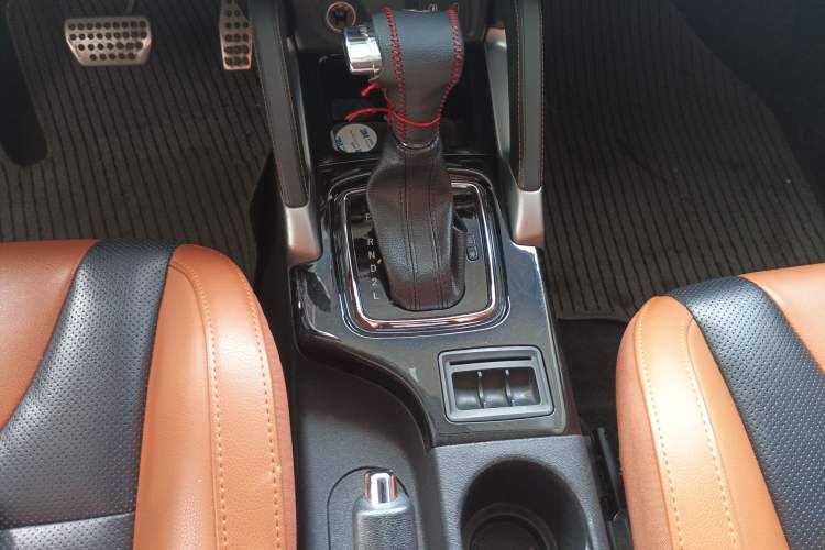 Used BAIC Senova X35 2016 1.5L Automatic Luxury Edition Gear Lever