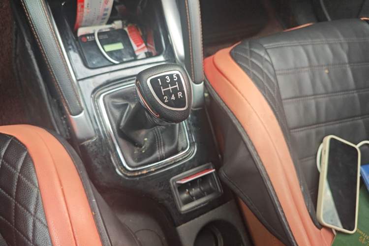Used BAIC Senova X35 2016 1.5L Manual Luxury Edition Gear Lever