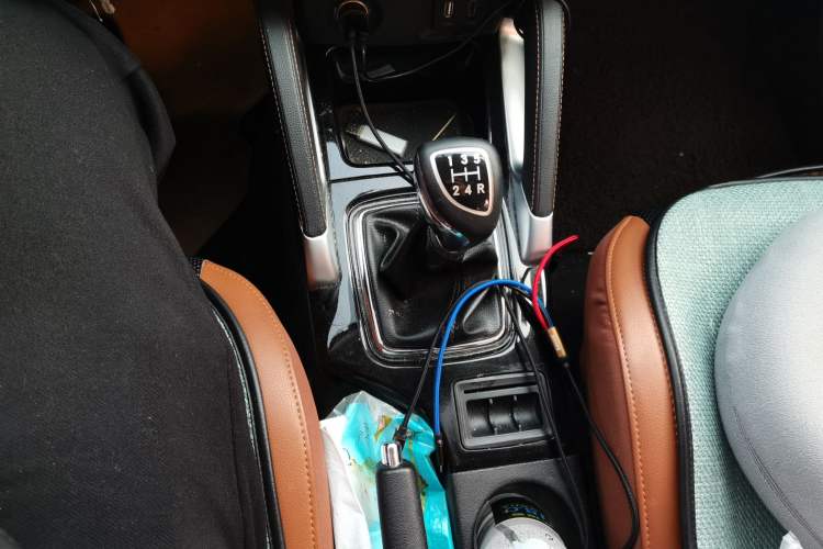 Used BAIC Senova X35 2016 1.5L Manual Luxury Edition Gear Lever