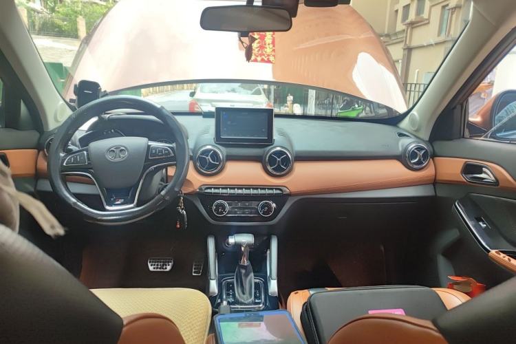 Used BAIC Senova X35 2016 1.5L Automatic Luxury Edition Interior 2