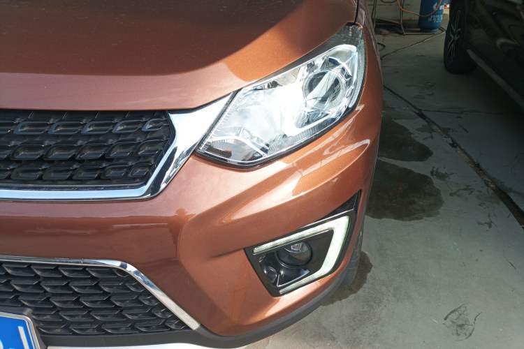 Used BAIC Senova X35 2016 1.5L Automatic Luxury Edition Left Front Headlight