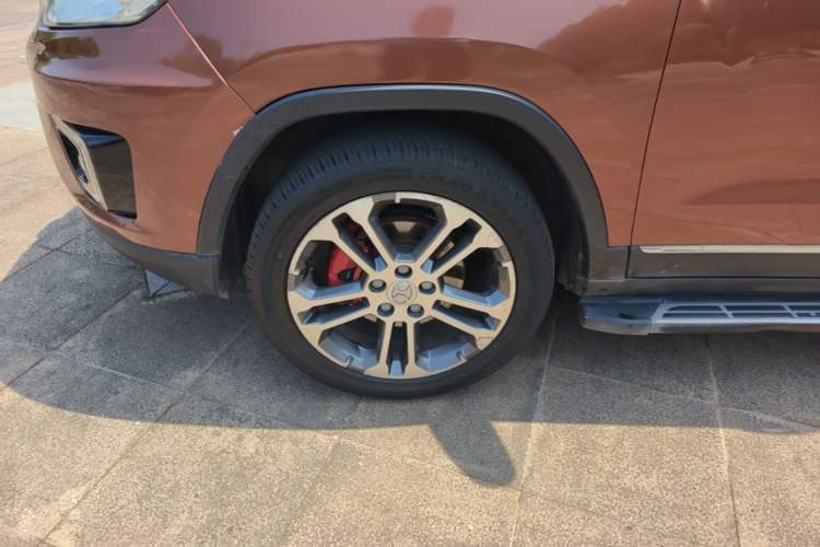 Used BAIC Senova X35 2016 1.5L Automatic Luxury Edition Left Front Wheel Hub