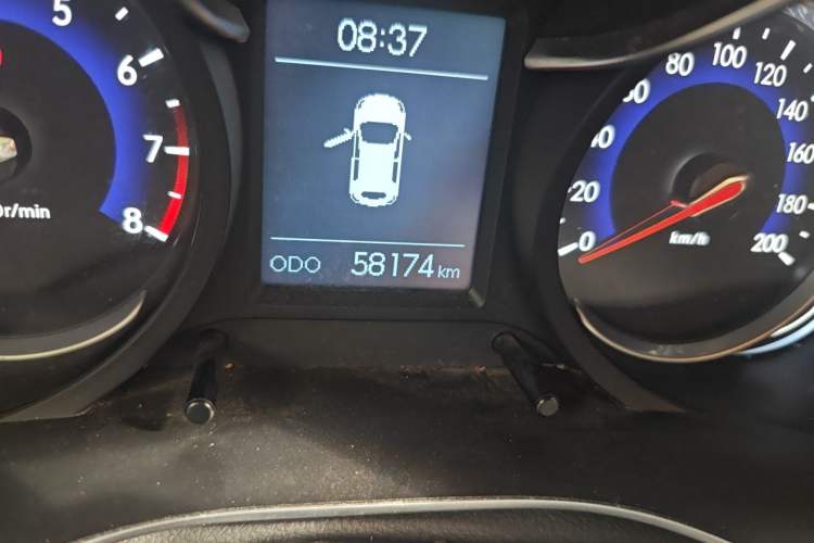 Used BAIC Senova X35 2016 1.5L Manual Luxury Edition Odometer Close Up
