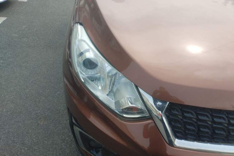 Used BAIC Senova X35 2016 1.5L Automatic Luxury Edition Right Front Headlight