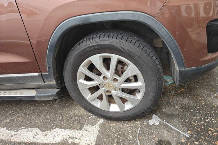 Used BAIC Senova X35 2016 1.5L Automatic Elite Edition Right Front Wheel Hub