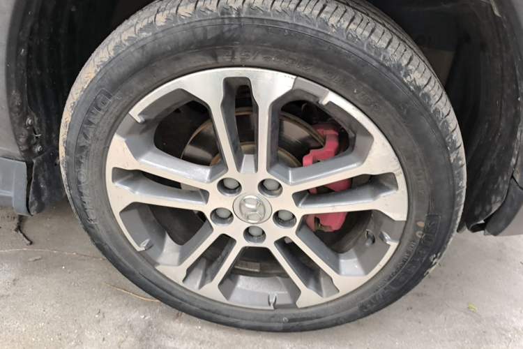 Used BAIC Senova X35 2016 1.5L Manual Luxury Edition Right Front Wheel Hub