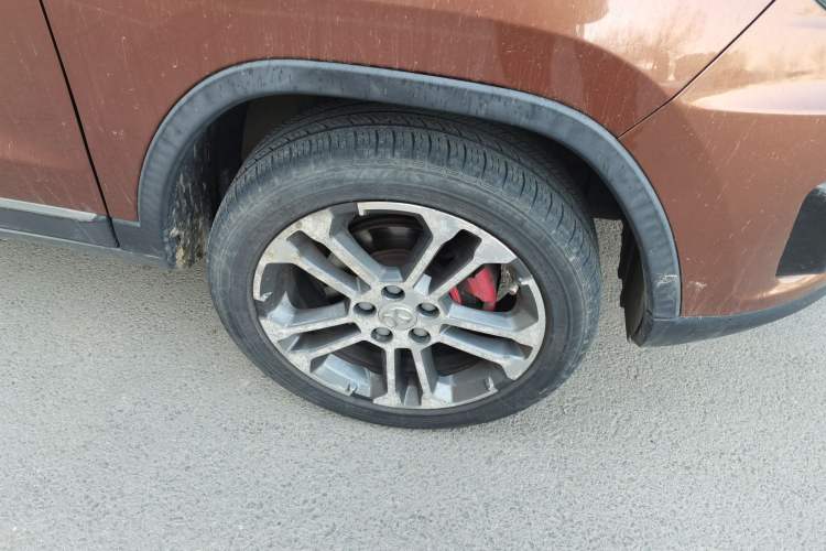 Used BAIC Senova X35 2016 1.5L Manual Luxury Edition Right Front Wheel Hub