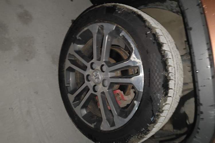 Used BAIC Senova X35 2016 1.5L Automatic Luxury Edition Right Front Wheel Hub