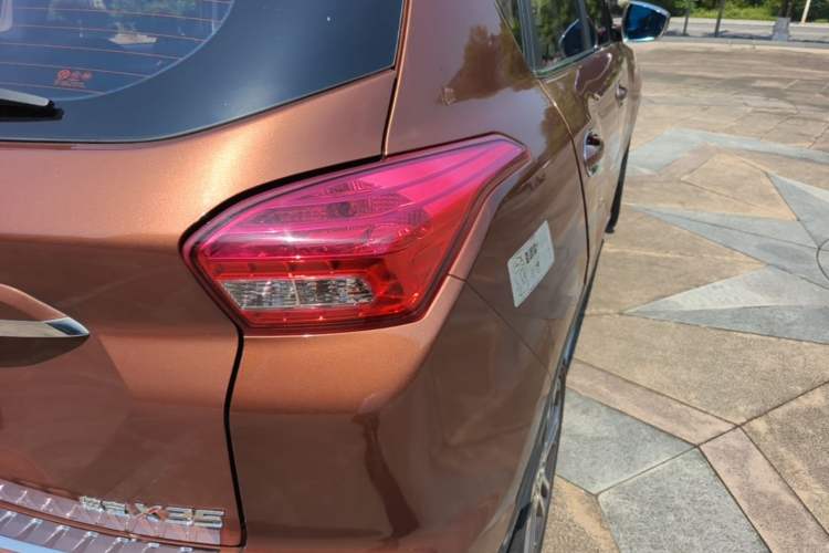 Used BAIC Senova X35 2016 1.5L Automatic Luxury Edition Right Rear Taillight