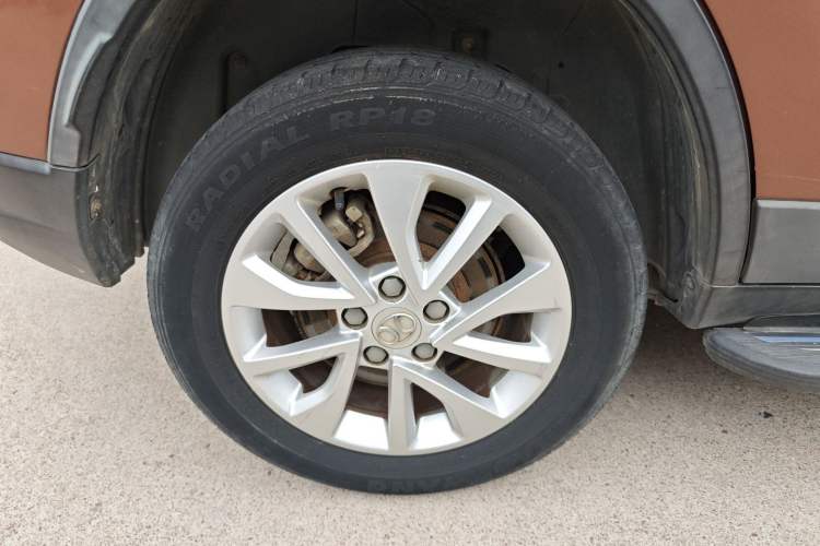 Used BAIC Senova X35 2016 1.5L Manual Elite Edition Right Rear Wheel Hub