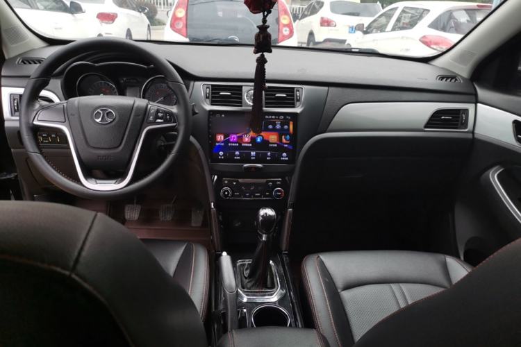 Used BAIC Senova X55 2016 1.5L Manual Elite Edition Interior 3