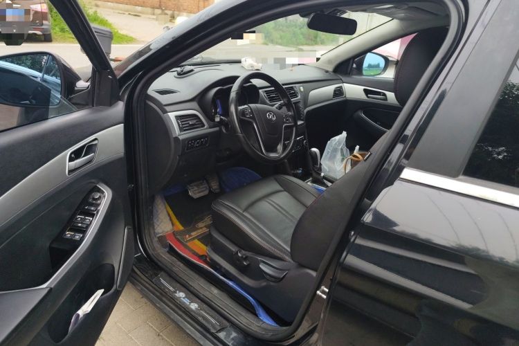 Used BAIC Senova X55 2016 1.5T CVT Elite Edition Driver Seat