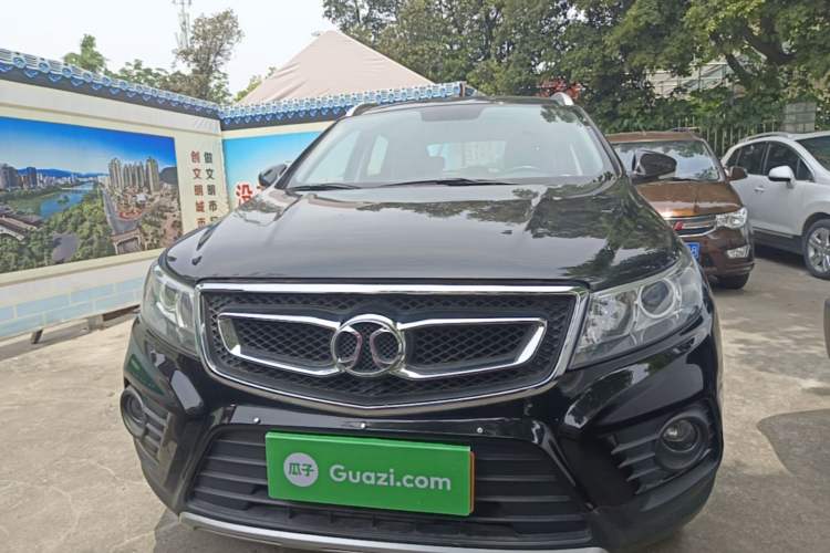 Used BAIC Senova X55 2016 1.5T CVT Elite Edition Front