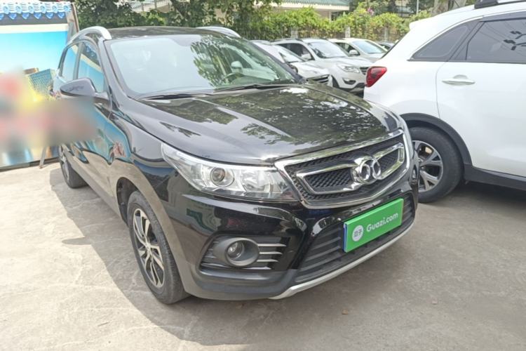 Used BAIC Senova X55 2016 1.5T CVT Elite Edition Front Right 45 Deg