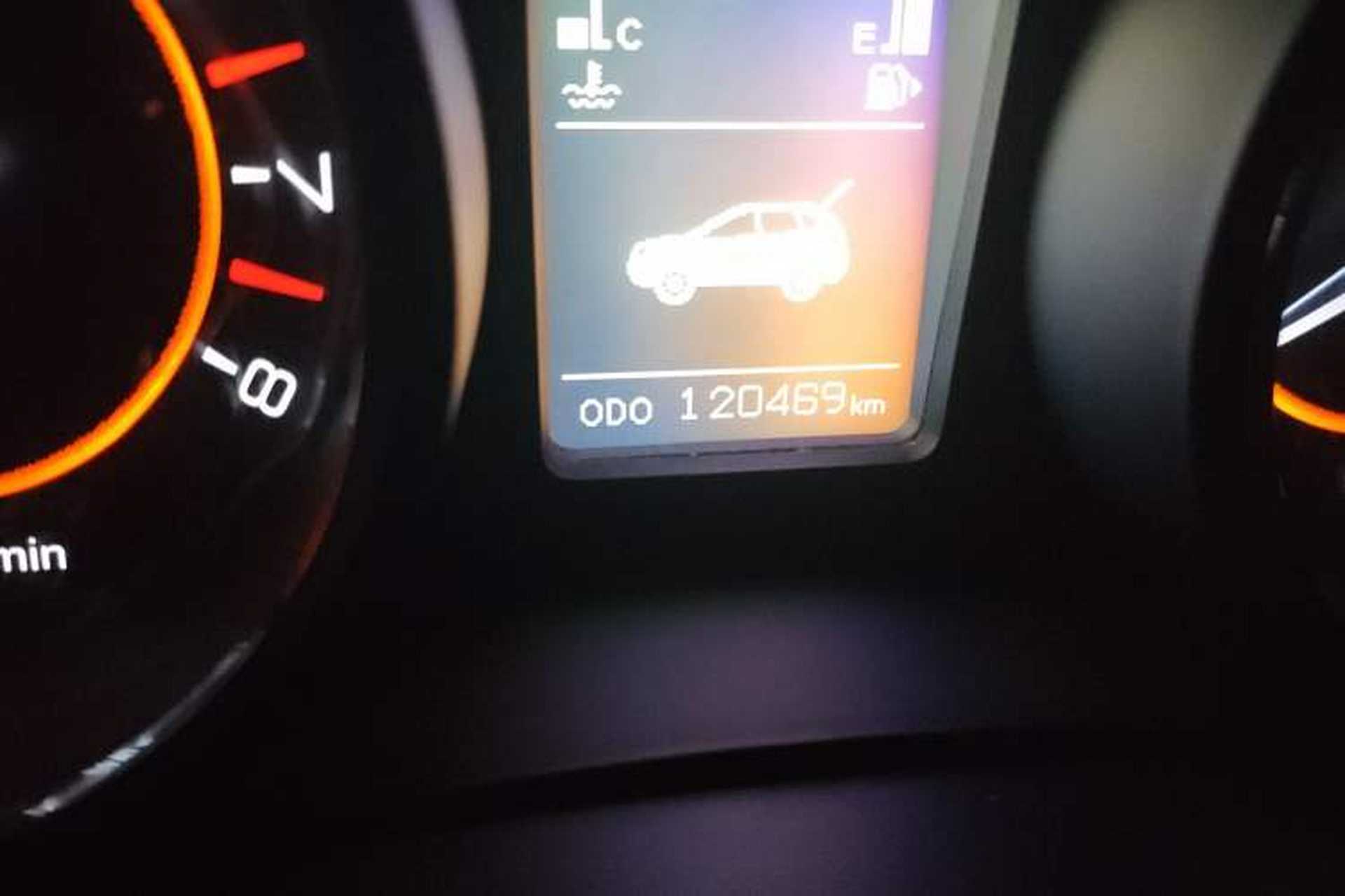 Used BAIC Senova X55 2016 1.5T CVT Luxury Edition Odometer Close Up