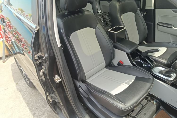 Used BAIC Senova X55 2016 1.5T CVT Elite Edition Right Front Seat