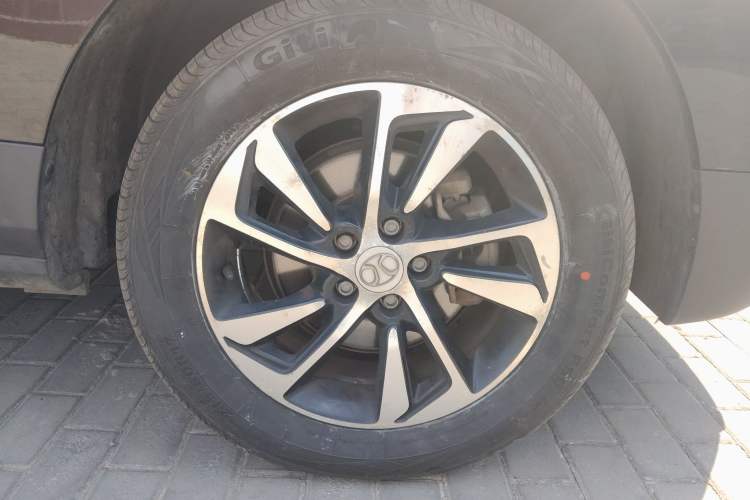 Used BAIC Senova X55 2016 1.5T CVT Elite Edition Right Front Wheel Hub